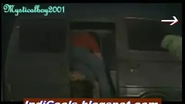 Desi couple sex in a car