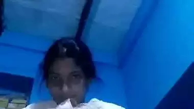 Desi nude Bihari girl shows her tight boobs to her lover