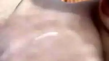 নাসিমার ভোদায় আংগুল দিয়ে রস বের করা দেখুন