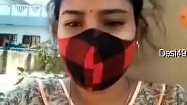 Today Exclusive- Sexy Desi Bhabhi Shows Her Boobs And Ass On Live Show