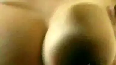 Bollywood actress Sunny Leone squeezes her juicy boobs