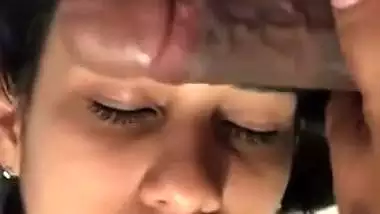 Drunk Nagpur girl enjoys her first desi blowjob