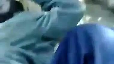 Daring lover and his Muslim GF enjoys outdoor sex