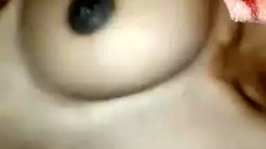 Today Exclusive- Desi Bhabhi Boob Pressing