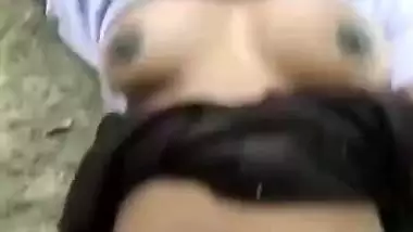 Tamil girl outdoor fucking on the rocks with boyfriend