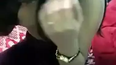 Guy tries to film amateur XXX video of the beautiful Desi girl