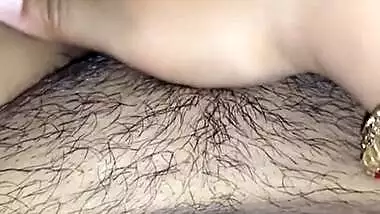 Didi Apne Chut Me Ungli Dal Ke Maze Leti Hui. Indian Beautiful Hairy Fingering