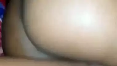 A horny guy drills his drunk GF’s tight pussy in desi xxx