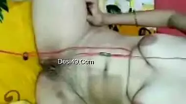 Today Exclusive-horny Bhabhi Showing Her Nude Body On Video Call