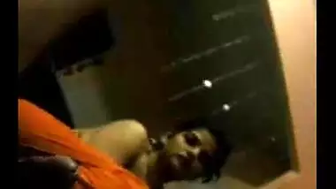 Koramangala sexy bhabhi giving hot blowjob to her lover absence of hubby