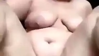 Big ass desi nude milf enjoys exposing her body