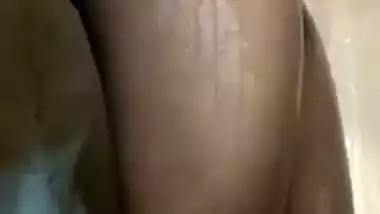 Horny desi girl fingering in bathroom clip