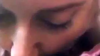 Hijabi lady’s deep Pakistani blowjob to a stranger