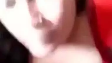 Bengali gal sucks XXX dick and copulates with Desi man in the toilet