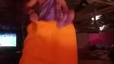 Desi young village XXX wife changing her sexy dress on cam