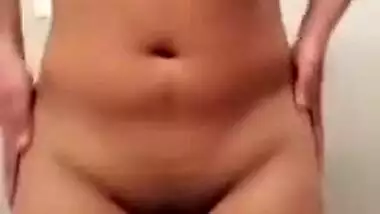 Today Exclusive-cute Nri Girl Record Nude Selfie Video Part 3