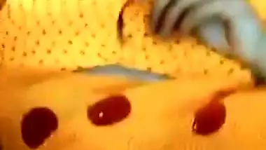 Saree XNXX sex video of yellow saree aunt