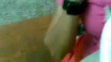 Desi girl parvati in sexy pink top giving her man a juicy blowjob