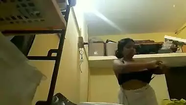 Indian girl exposes her boobies but soon puts black bra on in home porn