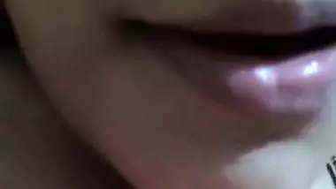 Close up selfie video of desi bhabhi showing nude body