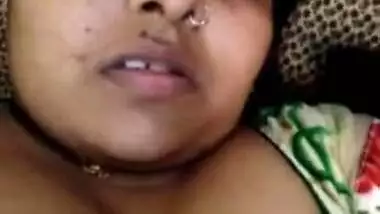 Bhabi Showing Her Big boobs On Video Call