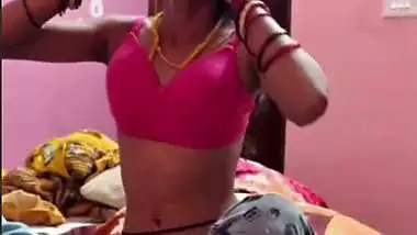 Slim Tamil wife small boobs showing to husband