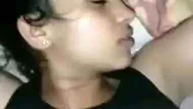 Sweet Desi babe enjoys hardcore XXX coupling for the amateur camera