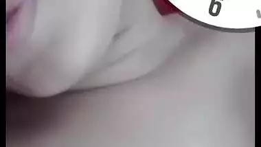 Mast boobs and pussy showing wife on video call