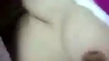 Indian teenage girl showing badi boobs