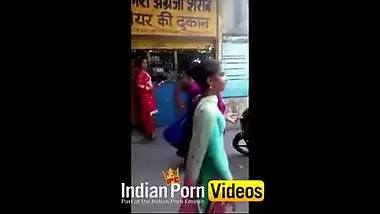 Indianpornvideos Exclusive : Desi street girls doing naughty act front of beer shop