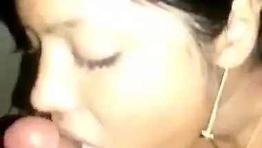 Honeymoon cock sucking video of local desi couple