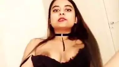 Hot Indian nude girl masturbates like a cheap whore