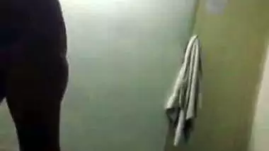 Office girl stripping and cleaning dick – Staff sex leaks