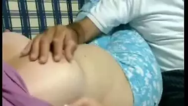 Indian sex mms of desi village bhabhi caught by neighbor
