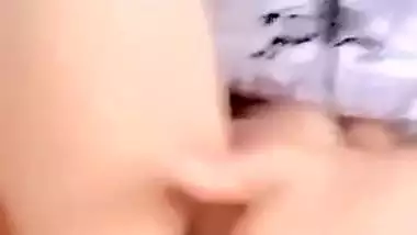 Punjabi slim girl nude fingering viral hot video