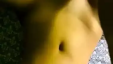 Lover records his GF’s blowjob MMS and fingers her pussy