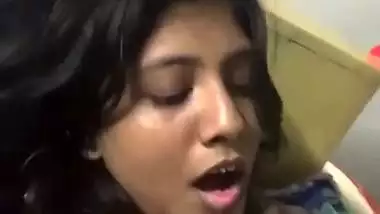 Moaning GF video call to boyfriend to show fingering