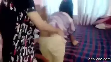 DESI Girl Fucking with Best Friends Clear Talking