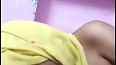 Hijabi girl records her nude MMS, sucking stepbrother’s dick