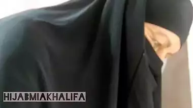 Hijaby girl first time shaving cock and ass of her step brother in bathroom