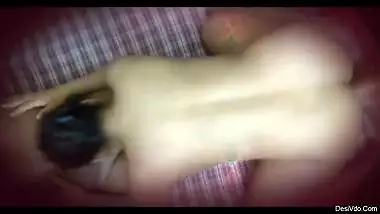 Jaipur horny bhabhi sucking & seducing hubby, hubby records using selfie