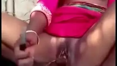 Lust of 19 years Rajasthani school girl she masturbating her pussy a agricultural tool