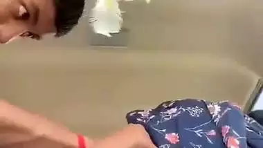 Girl seduces her lover in car and enjoys desi outdoor sex