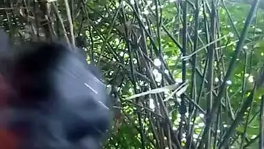 Nude Tamil girl sucking lund of payyan in forest