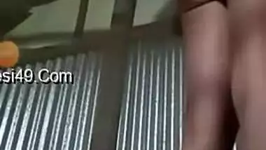 Today Exclusive- Desi Village Girl Showing Her Boobs And Pussy On Video Call