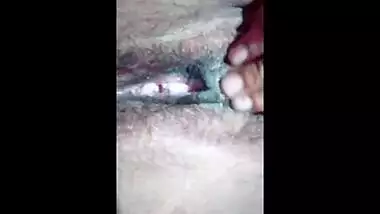 Desi cute girl show her hot pussy