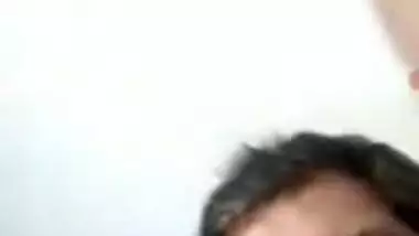 Today Exclusive-desi Mature Wife Boobs Showing Hubby To Friend On Video Call