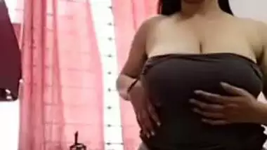 Music class teacher showed huge tits on video call
