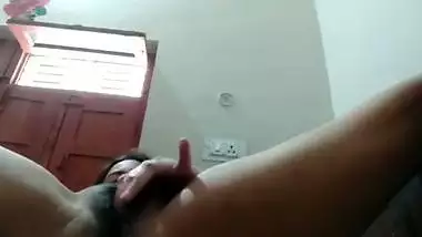 Latest exbii naked video of girl masturbating